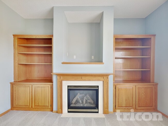 Building Photo - 4527 Mason Ave NE