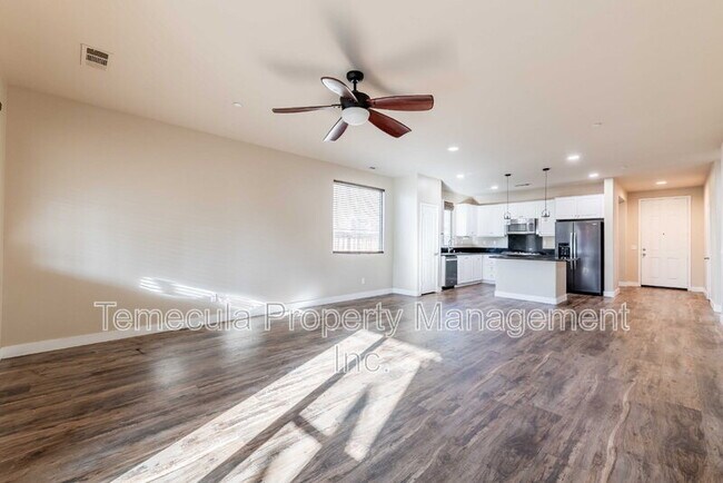 Building Photo - 30643 View Ridge Ln