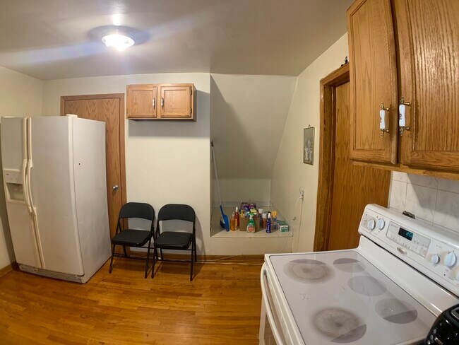 Building Photo - 1435 W Diversey Pkwy