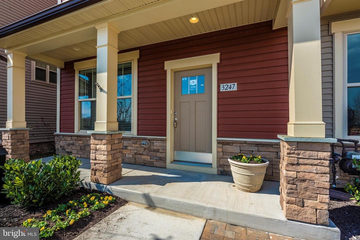Foto principal - 3247 Stone Barn Dr