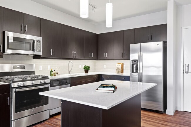 Foto del edificio - 555 Roger Williams Ave