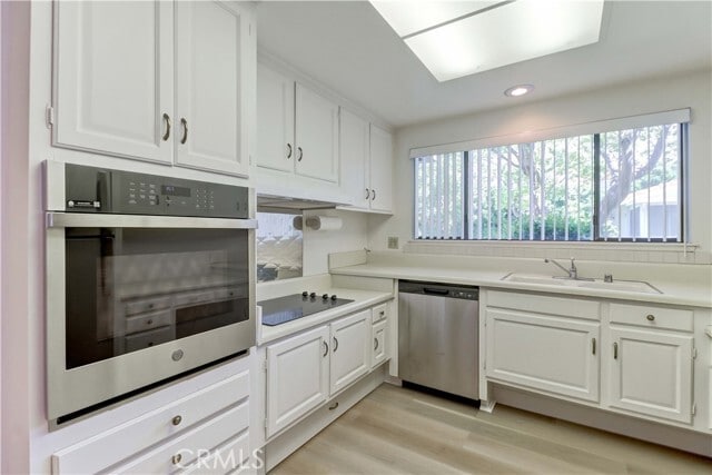 Building Photo - 2057 Via Mariposa E