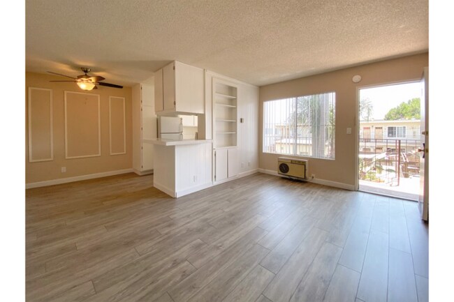 Building Photo - 4765 E Mountain View Dr