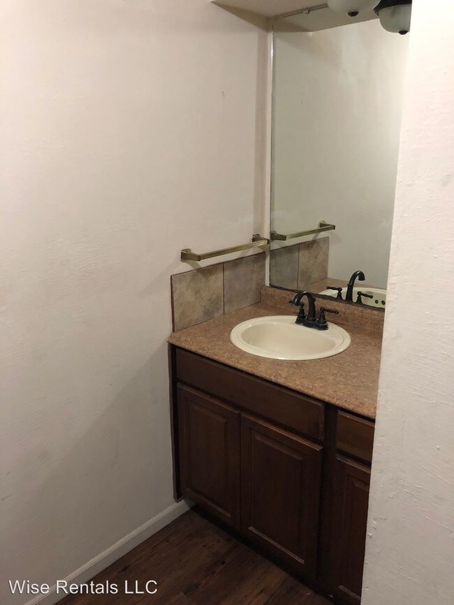 Building Photo - 753 S Campbell Ave