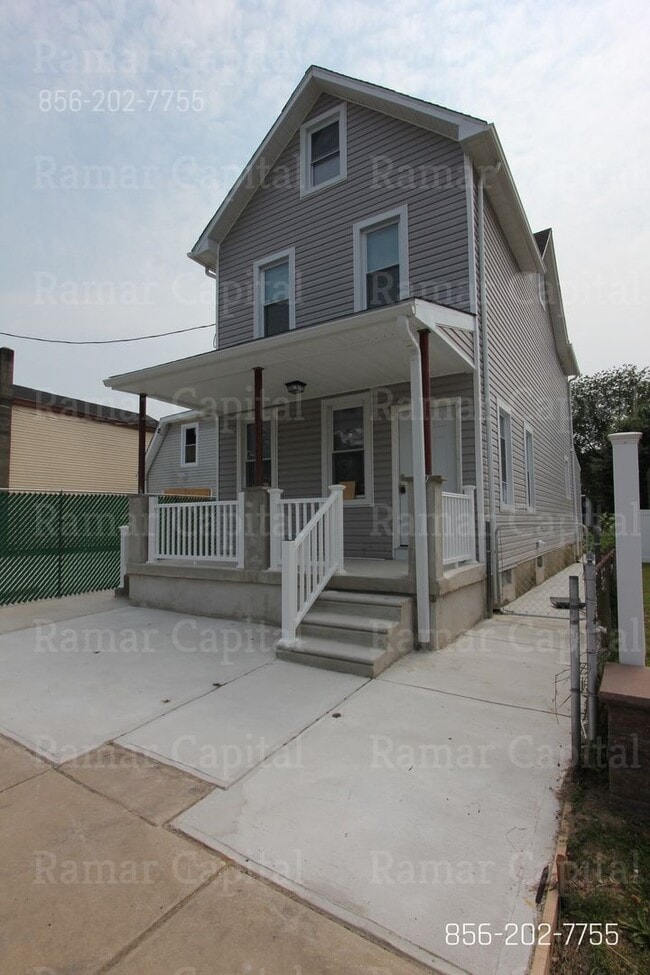 Foto del edificio - Your Dream Home Awaits: Transform this Spa...