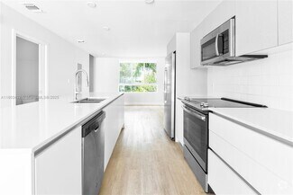 Building Photo - 2555 NE 193rd St