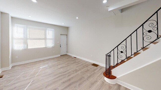 Building Photo - SPACIOUS 3bd/1.5ba Home in Point Breeze Av...