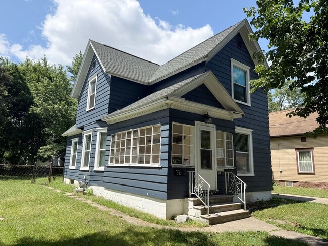 Building Photo - 222 N Gorham St