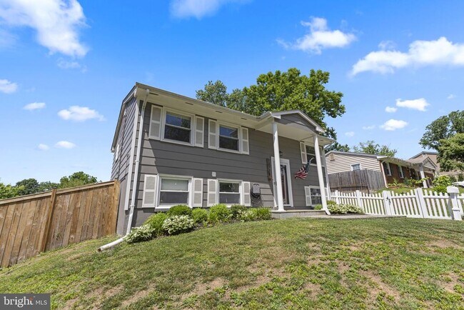 Building Photo - 13728 Gran Deur Dr