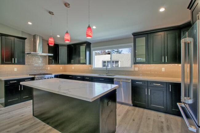 Chef's Dream Kitchen - 3616 Chestnut St