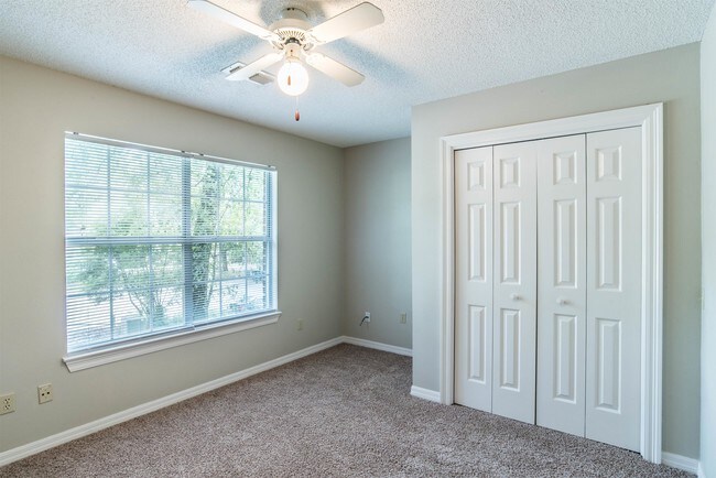 Building Photo - 8540 Garden Cir