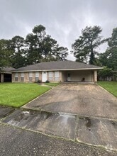 Building Photo - 5313 Wexford Dr