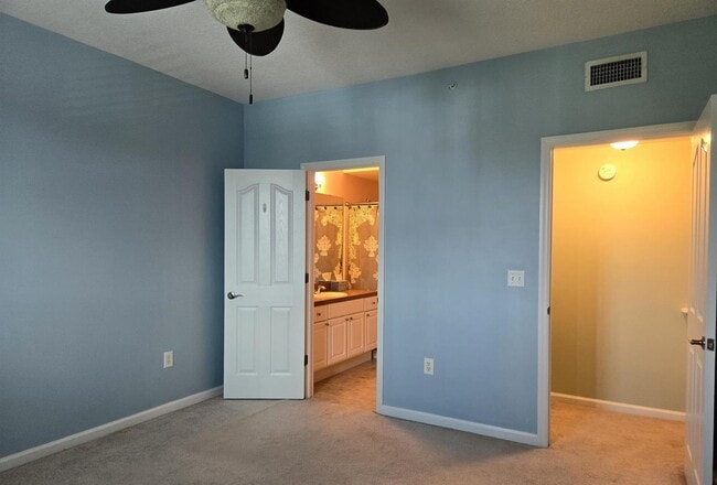 Building Photo - 2056 Alta Meadows Ln