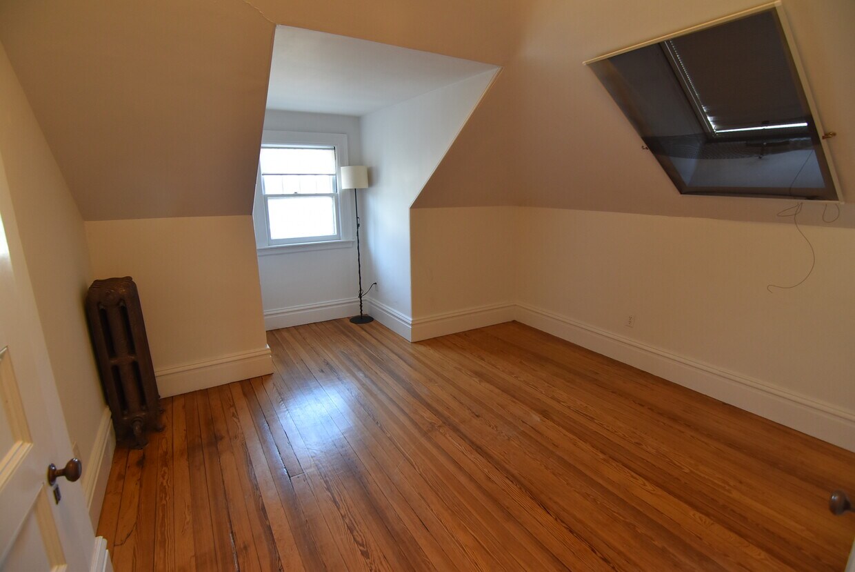 129 Thorndike St, Brookline, MA 02446 Apartments in Brookline, MA