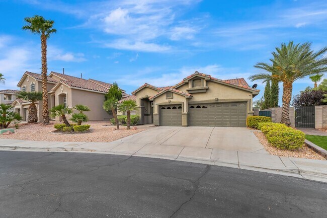 Building Photo - Single-Story Seven Hills Retreat with Stunning City & Mountain Views!
