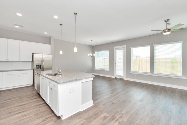 Foto del edificio - 2703 Brown Lk St
