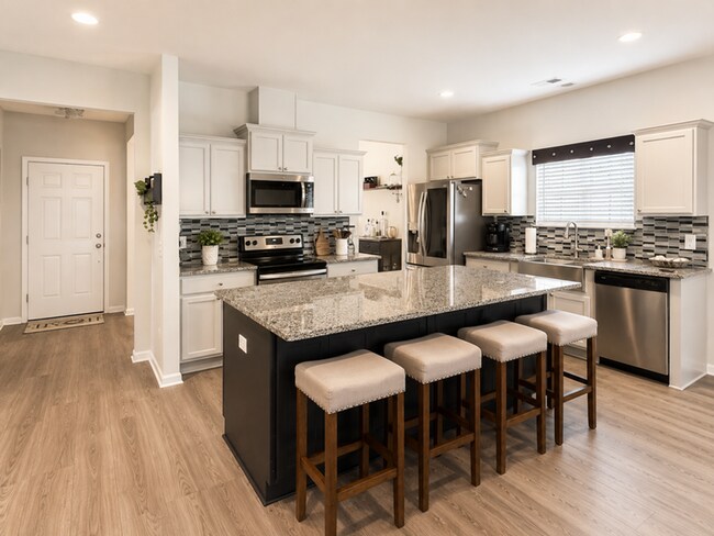 Foto del edificio - 4-bedroom, 2.5 bath home in The Enclave at Berwick, Savannah, GA.
