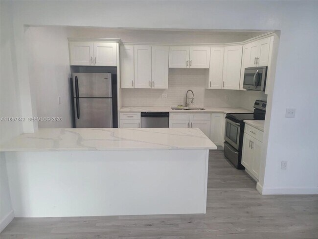 Foto del edificio - 14930 NW 16th Dr