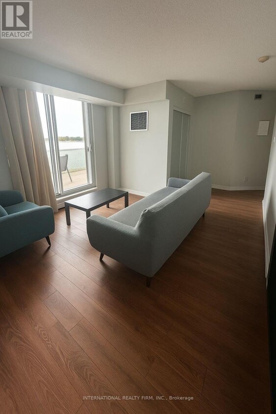 Photo du bâtiment - 801 Sheppard Ave W
