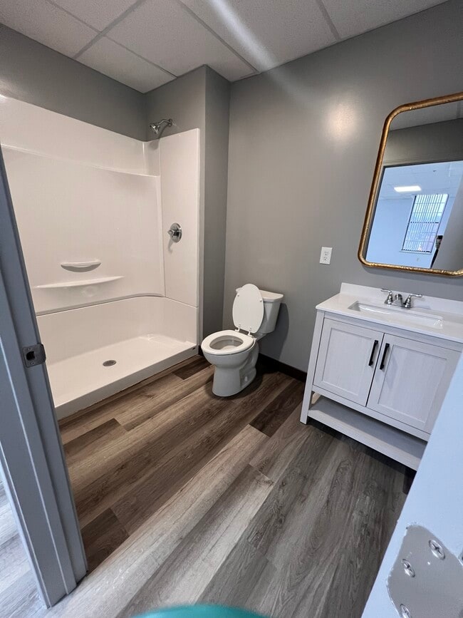 Photo - 5 Colony St Apartment