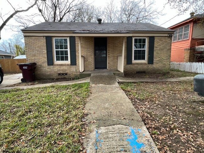 Building Photo - 405 Beard St