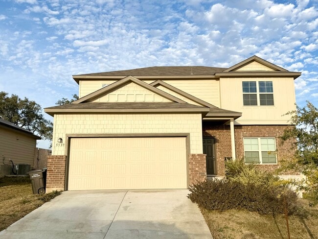 Modern Comfort and Stylish Living - Modern Comfort and Stylish Living House