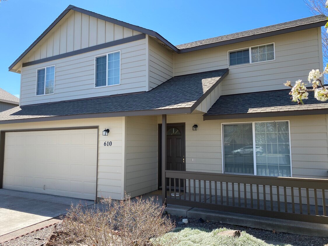 601 NE Sandstone Ct, Prineville, OR 97754 House Rental in Prineville