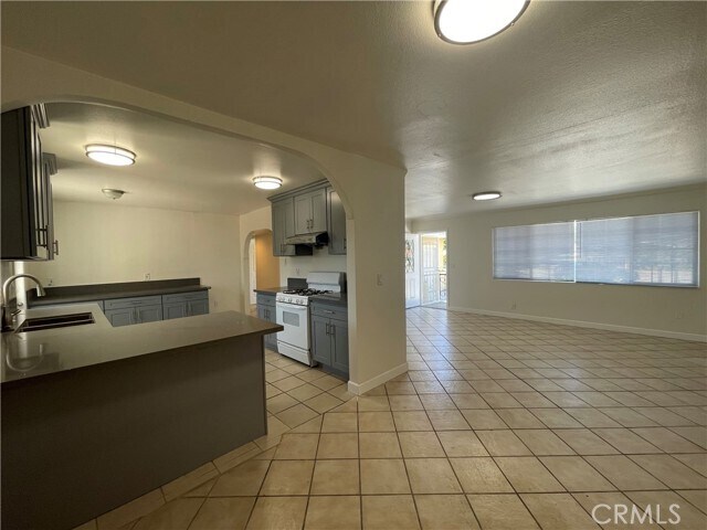 Foto del edificio - 4512 N Sunflower Ave