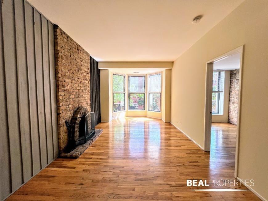 Foto principal - 2 bedroom in CHICAGO IL 60657