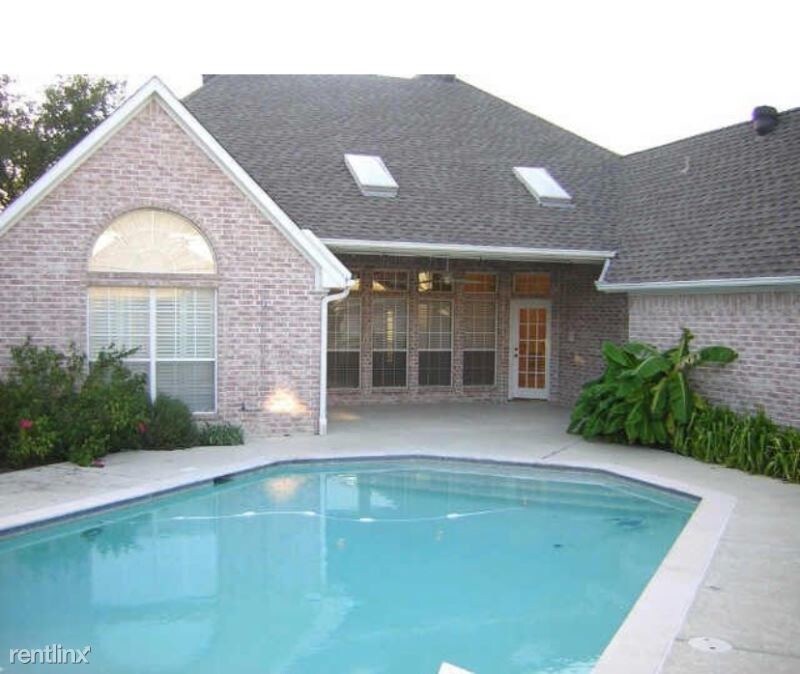 Foto principal - 3 br, 2.5 bath House - 132 Woodcrest Ln