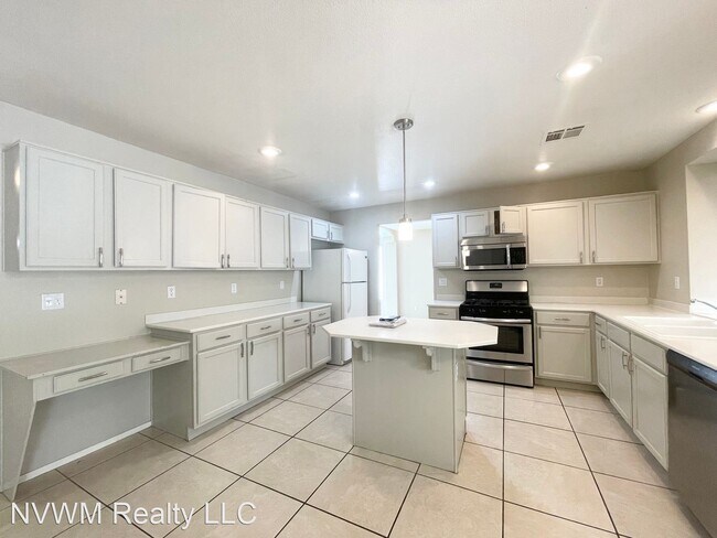 Foto del edificio - 4 br, 2.5 bath House - 7813 Desert Bell Ave
