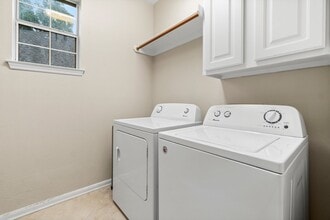 Building Photo - 83 Terraglen Dr
