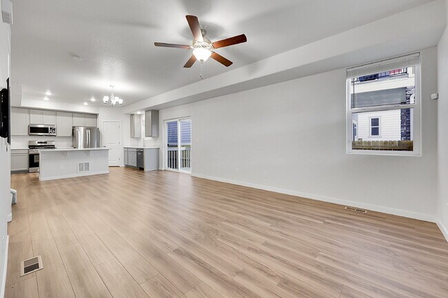 Building Photo - $2,550 - 3 Bed, 2.5 Bath Home in Colorado ...