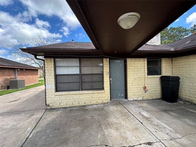 Foto del edificio - 11506 Sagemeadow Ln