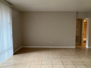 Building Photo - 2824 Briarhurst Dr