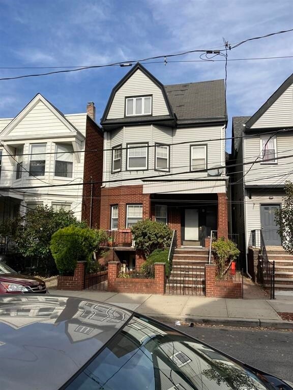 Primary Photo - 8 Cooper Pl