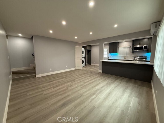 Foto principal - 25930 Cypress St