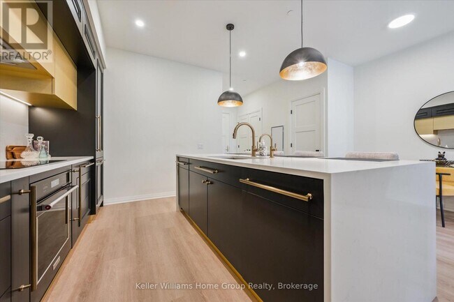 Photo du bâtiment - 6523 Wellington Rd 7