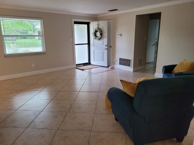 Foto del edificio - 3157 Goldenrod St