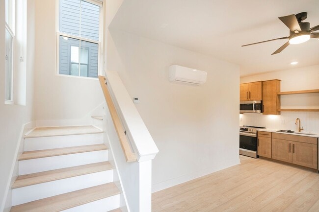 Building Photo - 1701 Porter Rd