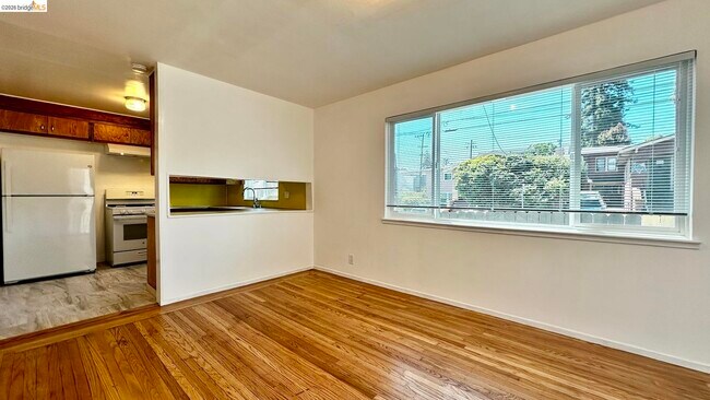 Foto del edificio - 1180 Bayview Ave