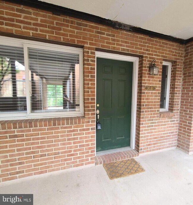 Foto del edificio - 1107 N Taylor St