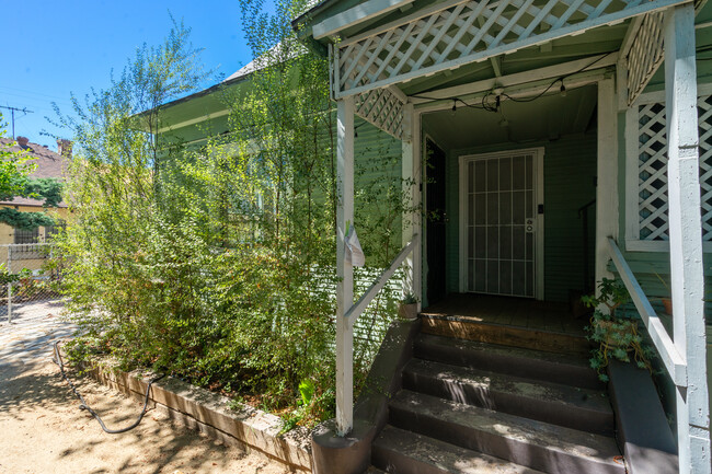 Front door - 207 E Avenue 31