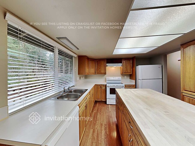 Foto del edificio - 8702 61st St W