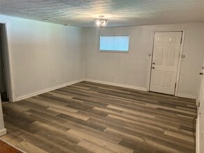 Building Photo - 5717 Eunice St