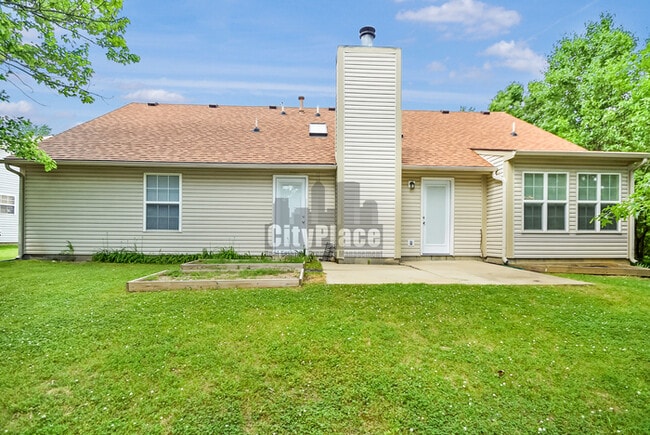 Building Photo - 740 Sweet Creek Dr