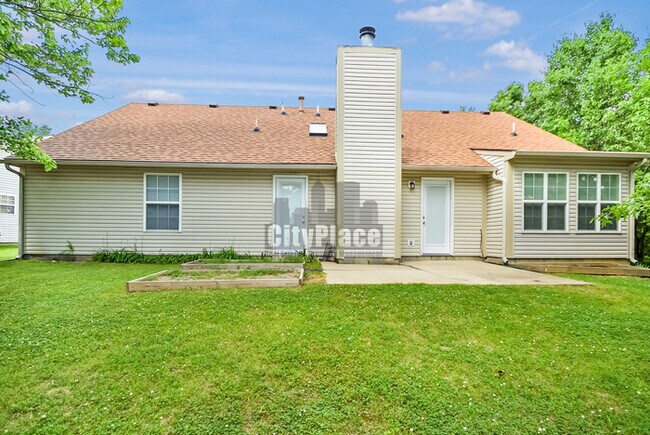 Foto del edificio - 740 Sweet Creek Dr