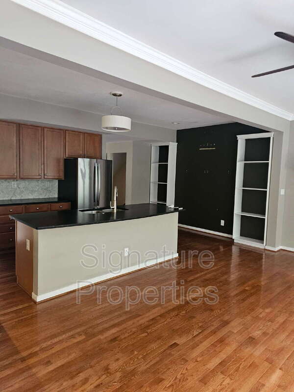 Foto del edificio - 11451 Abbots Cross Ln