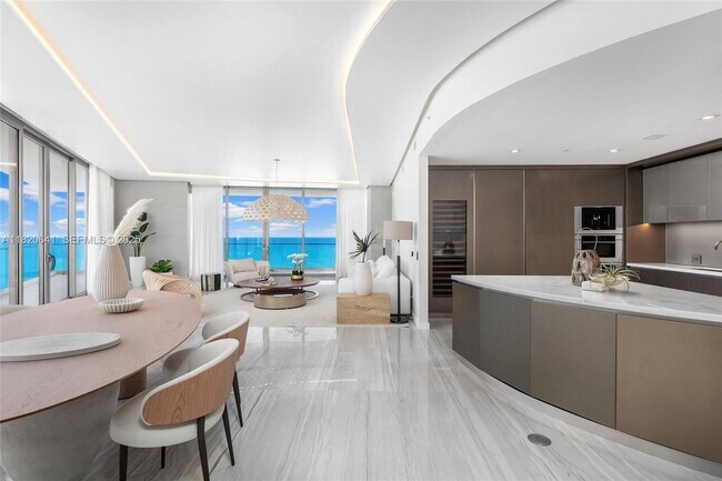 Foto del edificio - 18975 Collins Ave