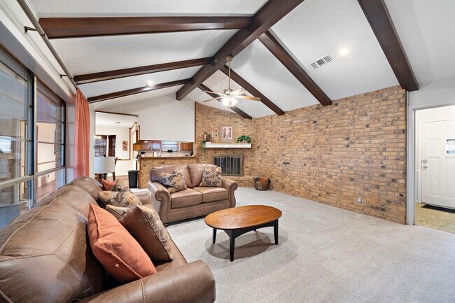 Building Photo - 4912 Goose Creek Dr